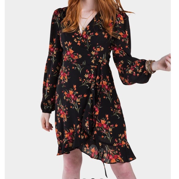Francesca's Collections Dresses & Skirts - Mi ami (Francesca’s collection) Floral Wrap Dress